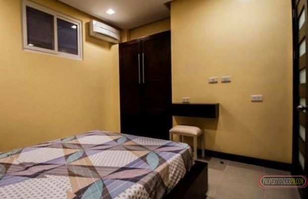 2BR Executive Condo For Rent Furnished with walk-in Closet04