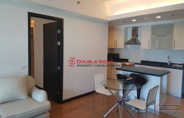 "East Tower at One Serendra, Fully furnished 1BR for Rent"03