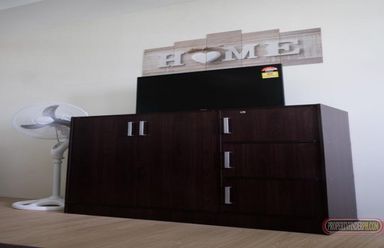 "For booking or for rent, email us at wyletsmeralc@gmail.comViniaResi"02
