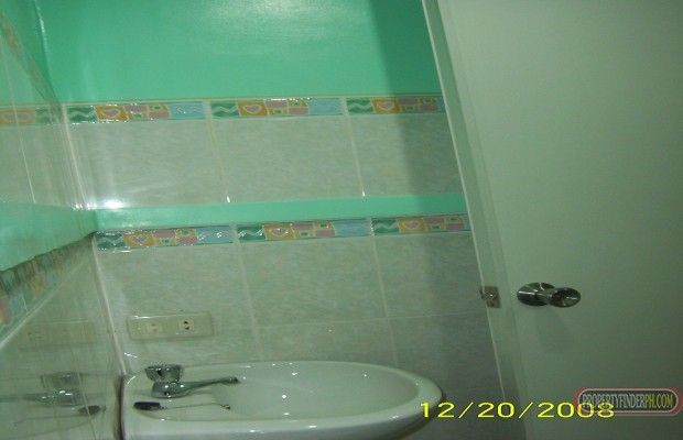 Room for 2: lady/ies or legally married couple; no smoking/drinking al04