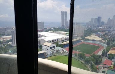 Studio type 1 Comfort room..Infront of Rizal Coliseum.near Vito Cruz L02