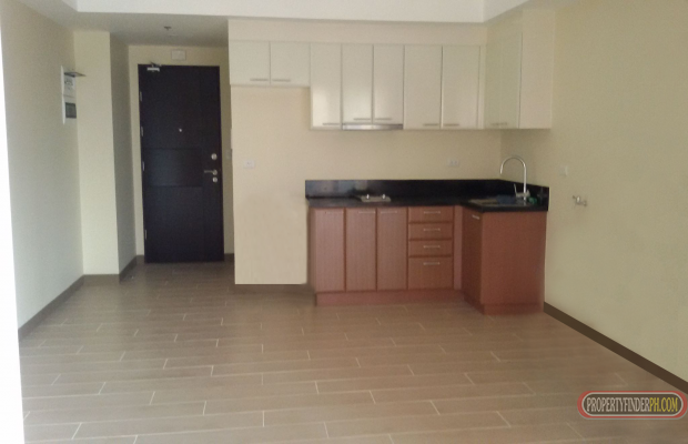 Mckinley Hill Condo For Rent in Venice Big Studio Type with Balcony01