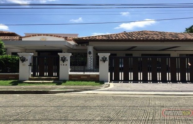 Ayala Alabang Mediteranean House for Rent 300k per month01