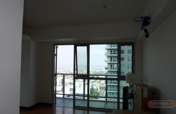 West Tower at One Serendra 2BR Condo for Rent Taguig City04