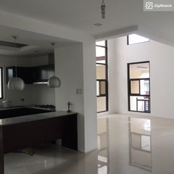 4 Bedroom House and Lot For Rent in Merville Park02