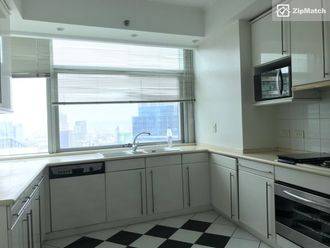 3 Bedroom Condominium Unit For Rent in Pacific Plaza Towers02