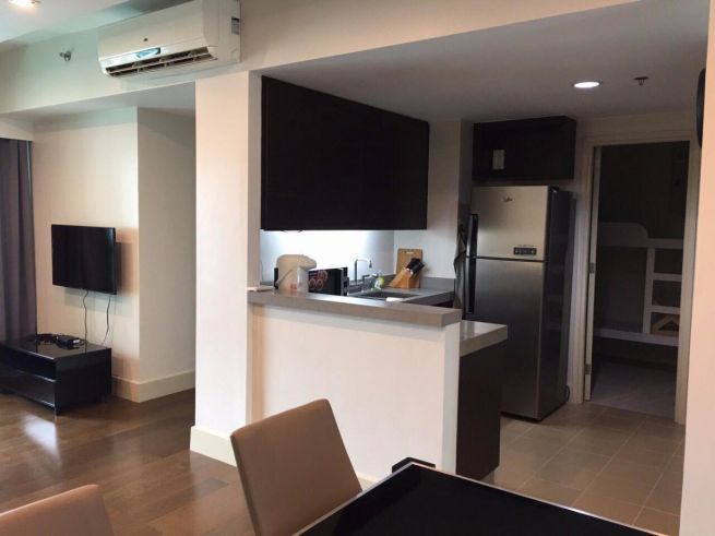 2 Bedroom for Lease in Edades Rockwell Makati03