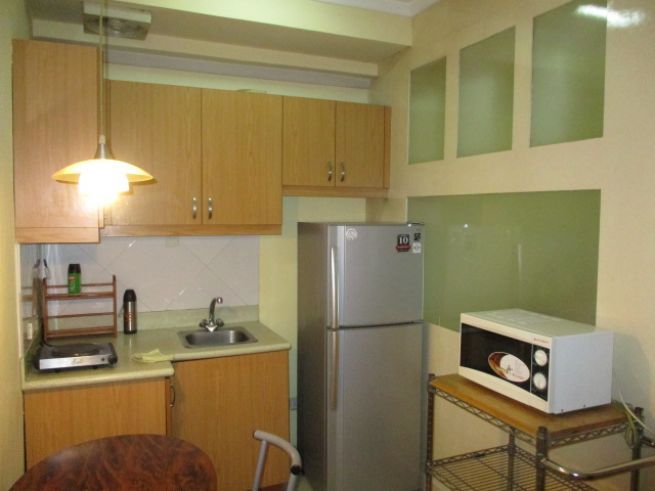 Studio Condo for Rent in Makati BSA MANSION Legaspi Village Eddie Co03