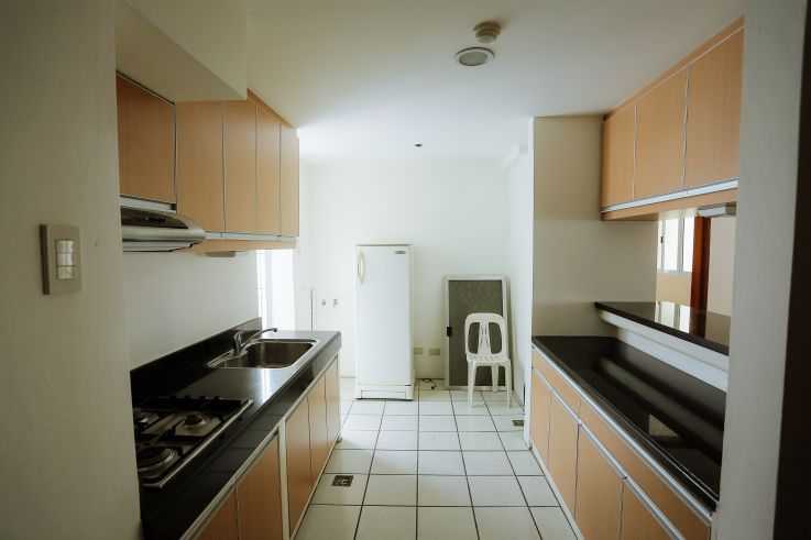 Two bedroom unit in Torre De Salcedo03