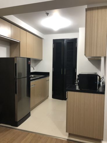 1 br condo for rent Two Meridien BGC fully furnished / parking04