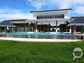 1 BR Condo In Tagaytay near Skyranch Fora Serin Ayalamall Taal Vista02