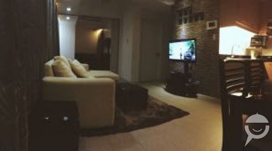 Clean and Cozy Condo at BSA Twin Towers03
