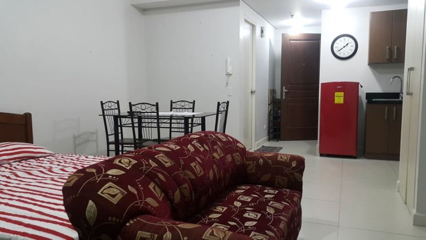 Studio Furnished Unit at Two Serendra Red Oak Tower Bonifacio Global C03