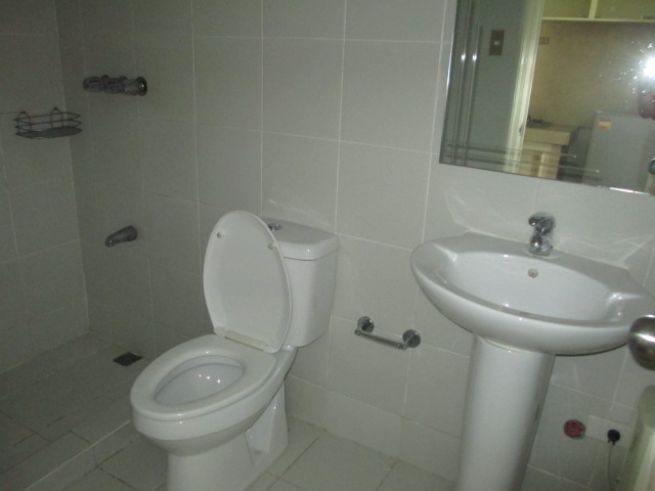 "Big Studio for Rent in Rockwell, Makati, Millennium Plaza. Eddie Co"03