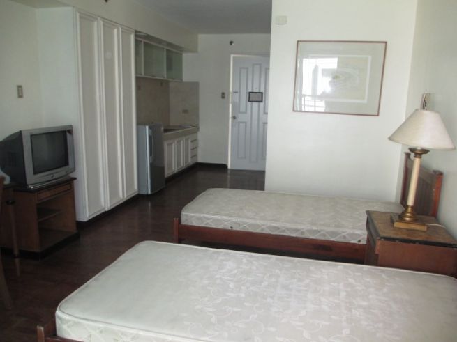 "Big Studio for Rent in Rockwell, Makati, Millennium Plaza. Eddie Co"04