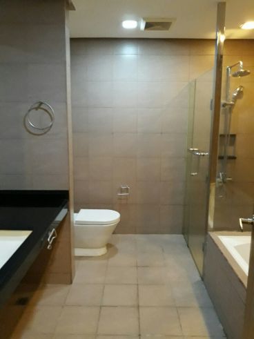 "3 Bedroom Condo Unit FOR RENT in One Serendra, Narra, BGC, Taguig"04