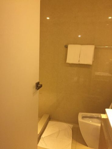 62nd Floor Studio for Lease at One Shangrila Place04