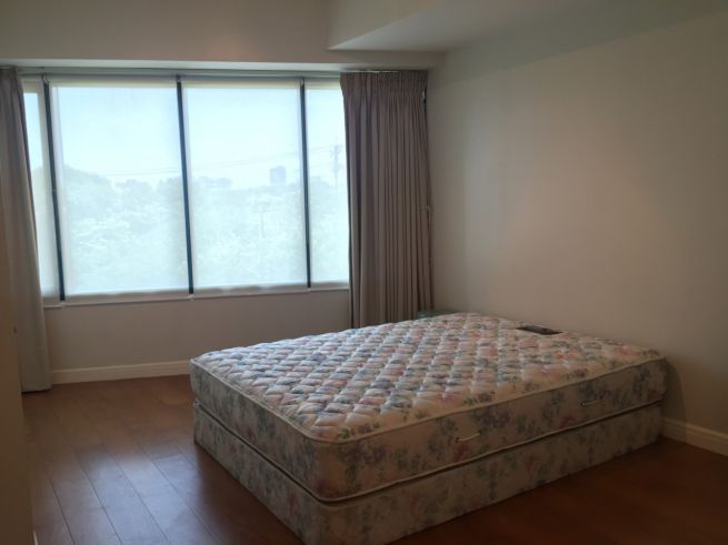 Two Bedroom Unit For Rent in One Rockwell East Tower in Rockwell Makat04