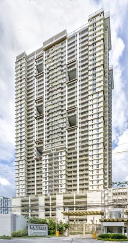 Only 17K A Month 1 Bedroom Bare  For Rent  La Verti Near Resorts World03
