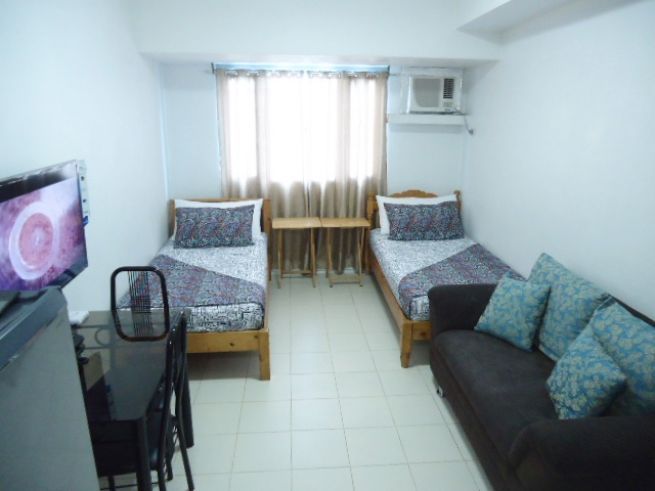 Malate Studio The GRAND TOWERS Vito Cruz near De La Salle University T01