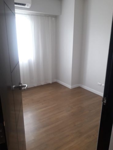 FOR RENT: Fully Furnished 2BR Unit in Two Serendra03