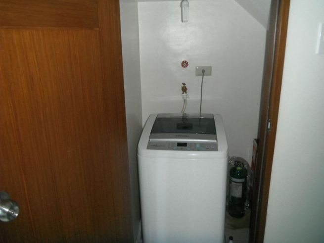 fully-furnished 1 Bedroom loft type Condo in Greenbelt04