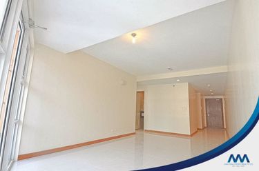 2 Bedroom corner unit in Mckinley Hill The Venice Fort Bonifacio02