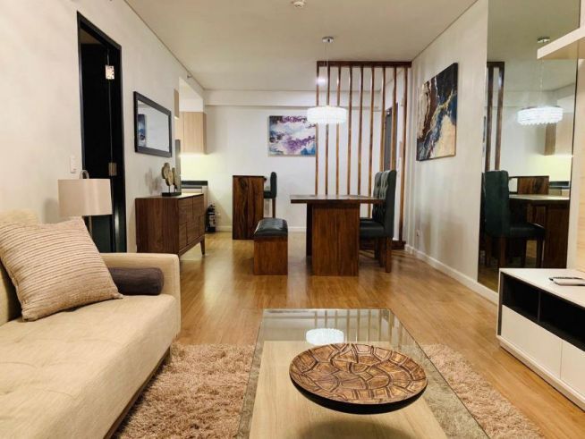 For Rent  One Bedroom @ Two Serendra BGC04