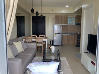 1-bedroom unit in Taguig with balcony &amp; parking space02