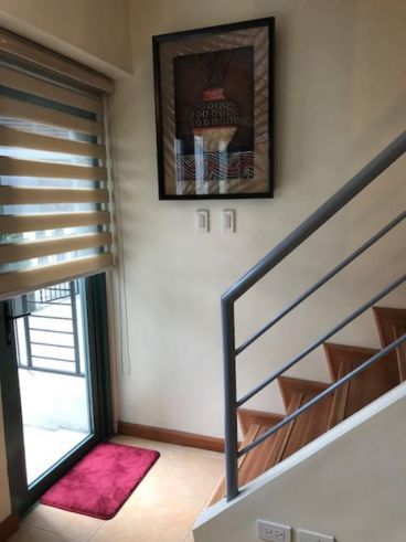1 bedroom loft  with garden for lease in McKinley Park BGC03