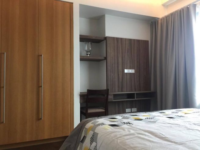Nicely Furnished 1BR Edades Tower across Powerplant Makati Condo04