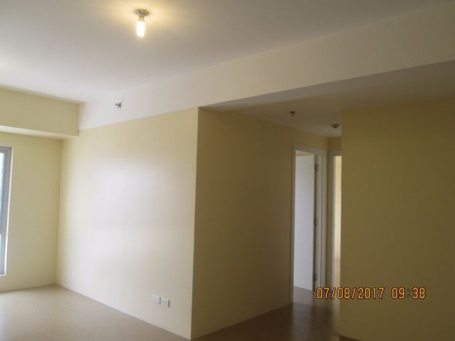 "2 bedroom condo in BGC, the fort for lease"01