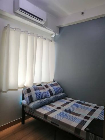 1 BR Condo Unit with Den For Rent near SM FAIRVIEW03