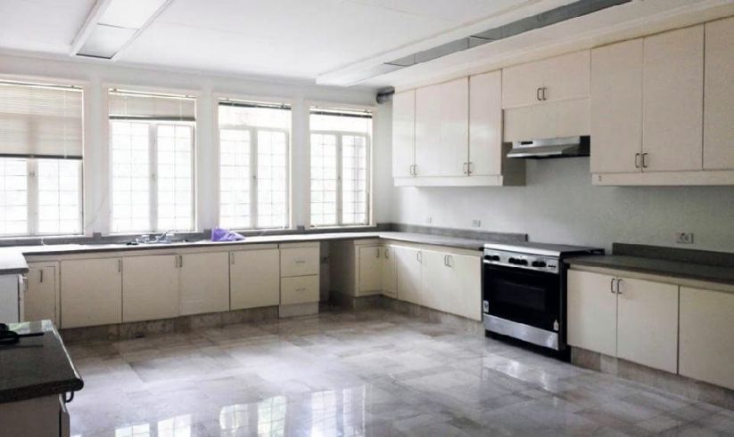 5 Bedroom Well-Maintained House and Lot for Rent in Dasmarinas Village03