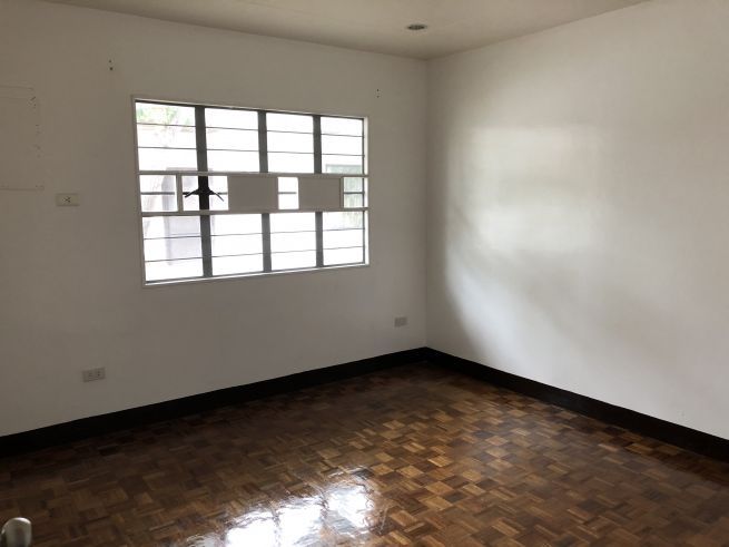 House for Rent in Angeles City 3br unfurnished very spacious04