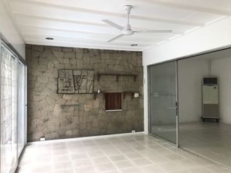 Bungalow House For Rent in Bel Air02