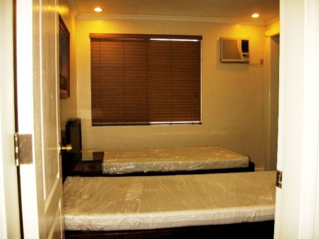 "Townhouse for Rent with 3 Bedrooms in Banilad, Cebu City"04