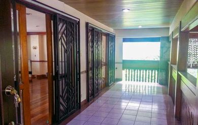 "Gigantic 4 Bedroom House and Lot for Rent in Urdaneta Village, Makati"02