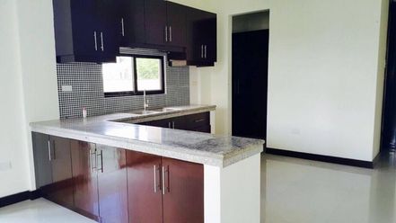 3 Bedroom Modern Bungalow House and Lot for Rent in Amsic02