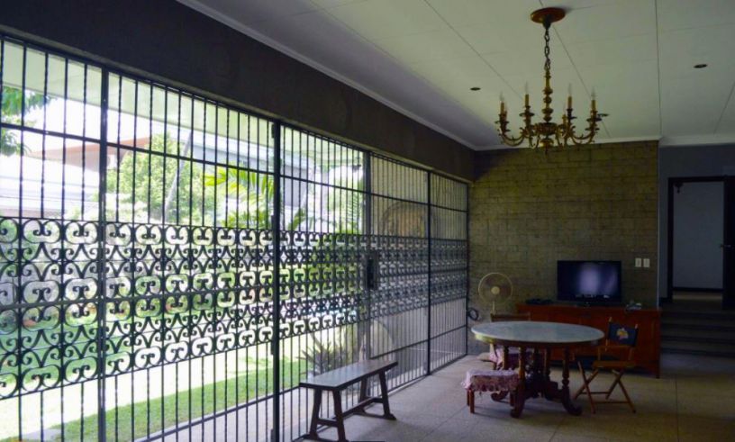 Well-Maintained 3 Bedroom House and Lot for Rent in Dasmarinas Village03