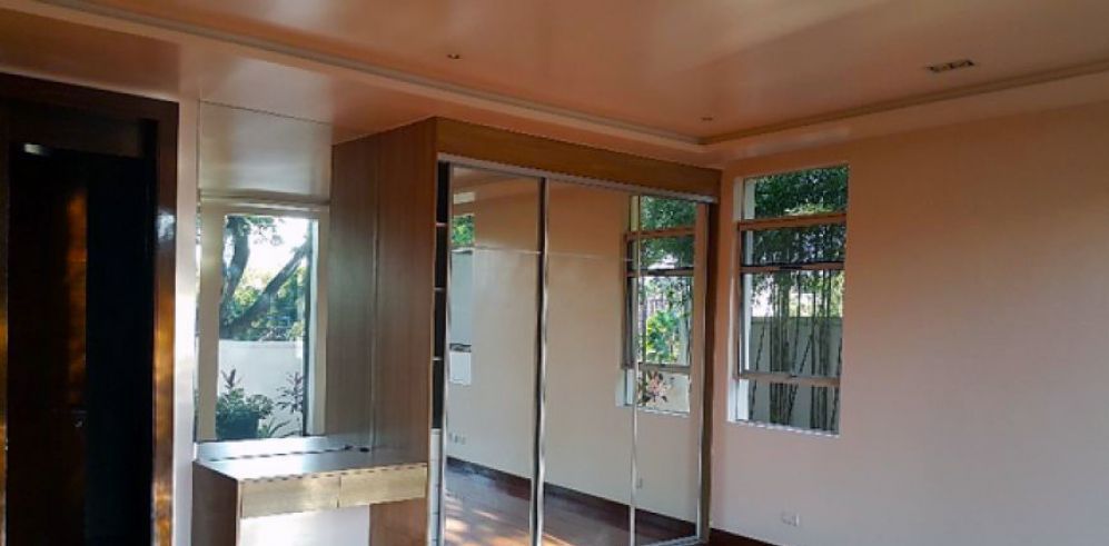 "Enormous 5 Bedroom House and Lot for Rent in Dasmarinas Village, Makat"03
