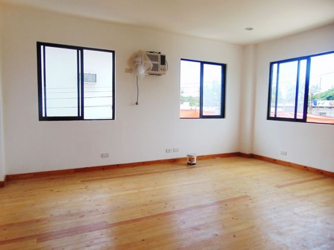 Banilad House for Rent 4 Bedrooms in Cebu City03