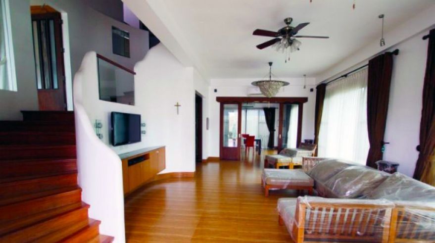 "3 Bedroom House and Lot for Rent in Dasmarinas Village, Makati City"03