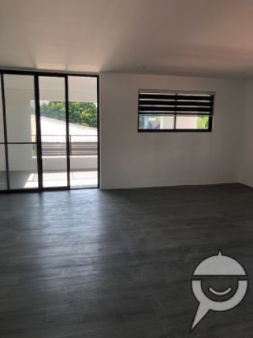 For lease house in San Lorenzo Village 222 sqm03