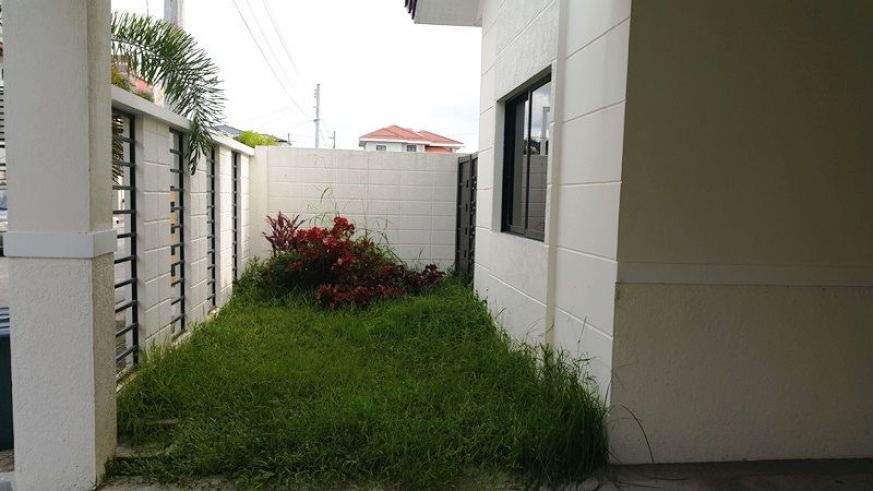 3 Bedroom Modern Bungalow House for Rent in Amsic03