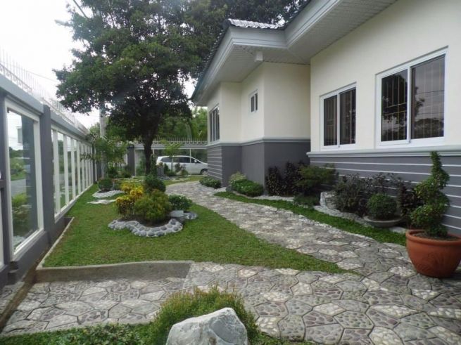 4 Bedroom Spacious Bungalow House and Lot for Rent in Angeles City01
