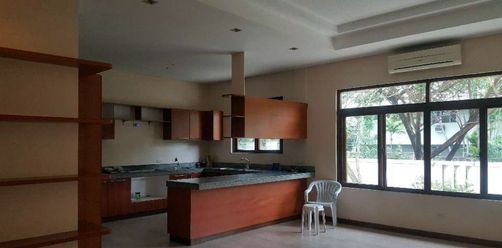 3 Bedroom House and Lot for Rent in Dasmarinas Village Makati(All Dire02