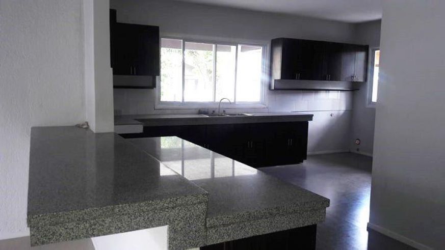 4 bedroom bungalow house and lot for rent03
