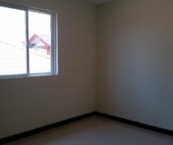 4 Bedroom Duplex House and Lot for Rent in Angeles City04