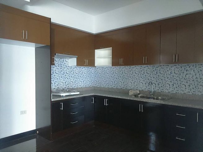 Brand New 3 Bedroom House with Pool near Clark for Rent04